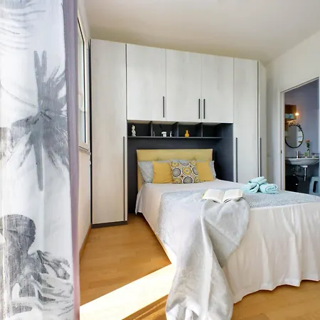 Martas Flat By Domusdimore Daire Roma