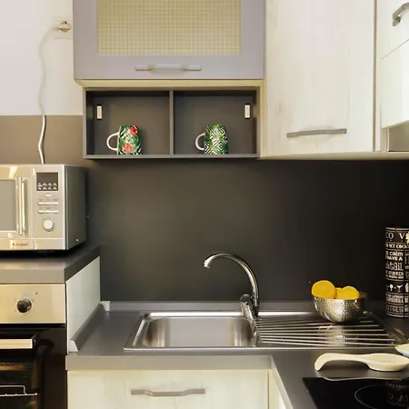 Martas Flat By Domusdimore *